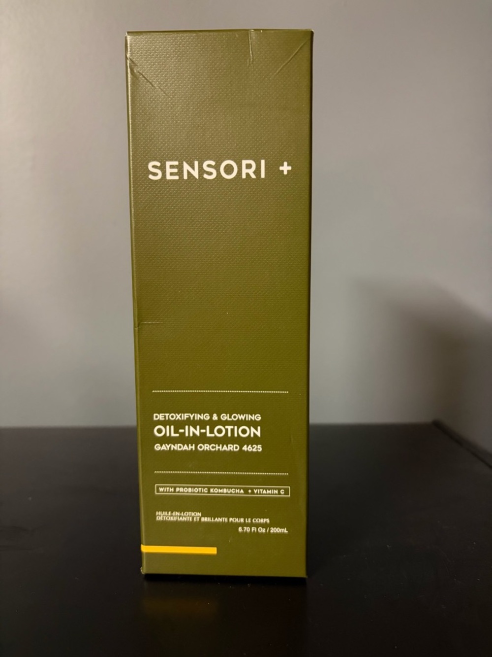 Sensori+ Detoxifying & Glowing Oil-In-Lotion — Olive Green